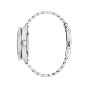 Bulova-Uhr, silbernes Armband, Seitenansicht, Detailaufnahme, elegantes Design, Accessoire