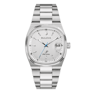 Bulova-Uhr, silbernes Zifferblatt, römische Ziffern, Datumsanzeige, Edelstahlarmband.