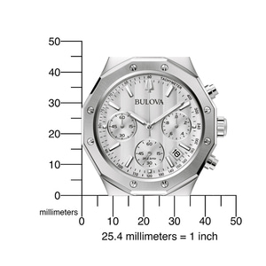 Uhr mit Tachymeter und Bulova-Logo, silbernes Zifferblatt, Datumsanzeige, Millimeter-Skala.