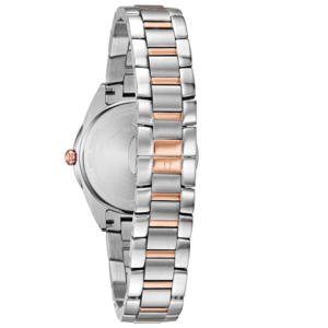 Uhr mit silbernem und roségoldfarbenem Armband, Nahaufnahme