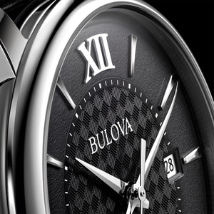 Nahaufnahme einer Bulova-Uhr mit römischen Ziffern und Datumsanzeige