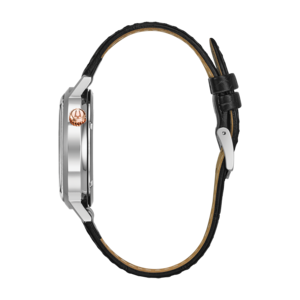 Uhr mit schwarzem Lederarmband und silbernem Gehäuse, Detailaufnahme