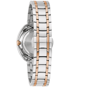 Uhr mit silbernem und roségoldfarbenem Armband, Nahaufnahme, Detailaufnahme, elegant