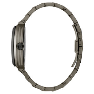 Graue Uhr mit Metallarmband, Seitenansicht, elegantes Design, Accessoire, Mode