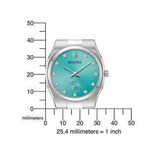 Bulova-Uhr mit türkisfarbenem Zifferblatt und Diamanten, Messskala in Millimetern.